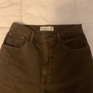 Brown Abercrombie & Fitch 90’s Relaxed High Rise 24 (00) Regular.